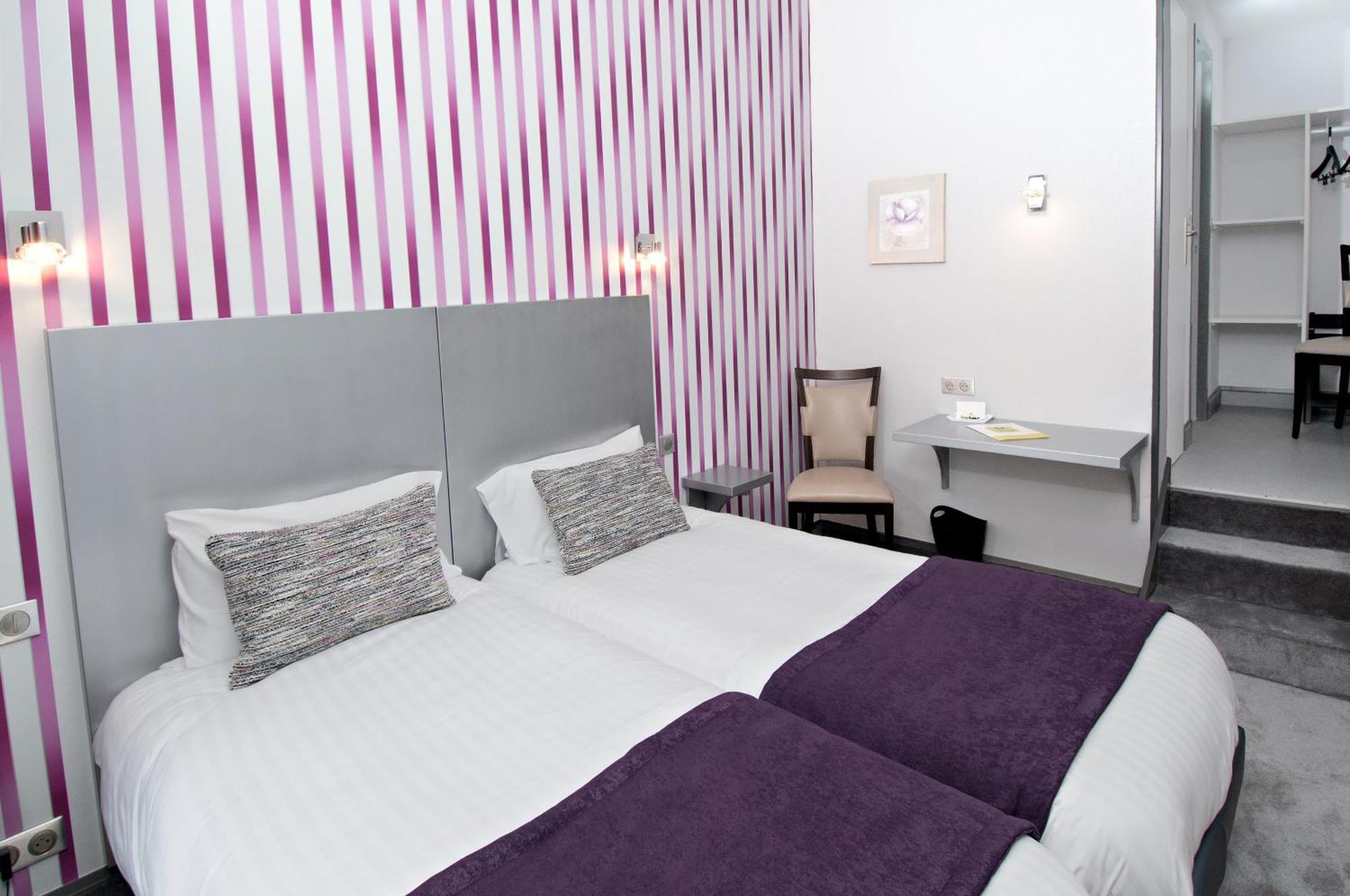 Logis Hotel Restaurant Nougier Saint-Étienne-de-Fursac 部屋 写真