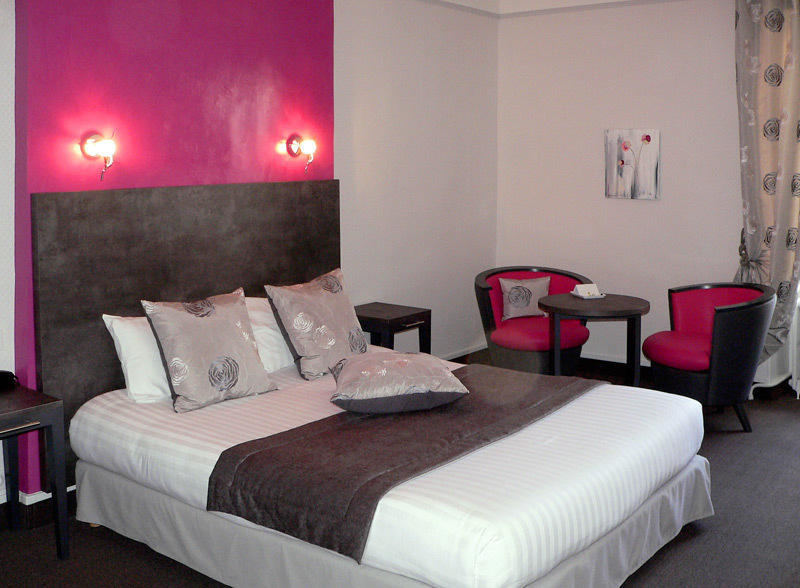 Logis Hotel Restaurant Nougier Saint-Étienne-de-Fursac 部屋 写真
