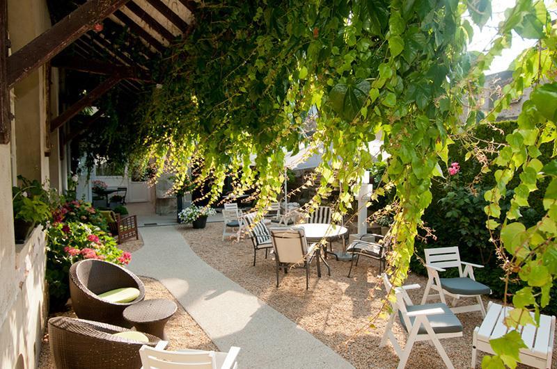 Logis Hotel Restaurant Nougier Saint-Étienne-de-Fursac エクステリア 写真